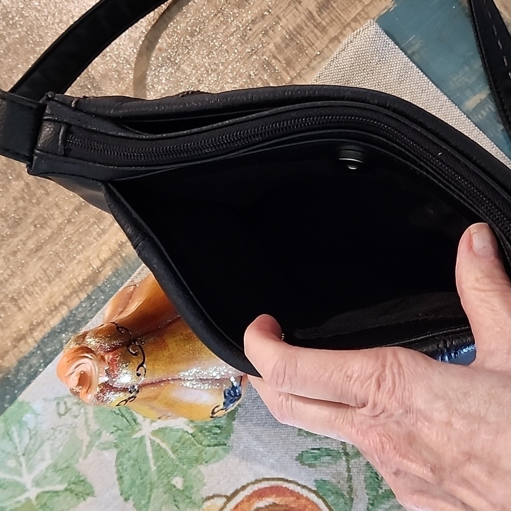 AURIELLE Leather Shoulder Bag - Picture 7 of 12